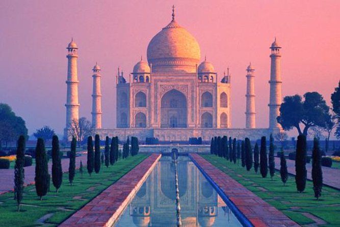 Imagen del tour: Recorrido privado por la ciudad de Agra, amanecer en el Taj Mahal