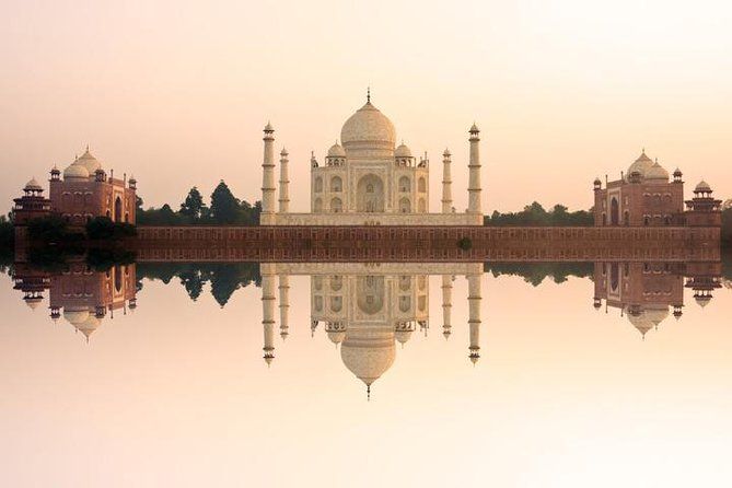 Imagen del tour: Tour de 2 días al Taj Mahal, Agra desde Hyderabad con vuelos comerciales de ambos lados