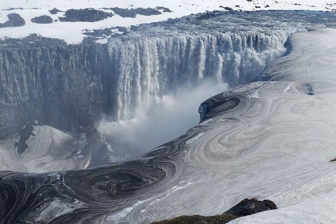 Imagen del tour: Arctic Fox Travel Dettifoss lake Mývatn invierno privado súper jeep tour