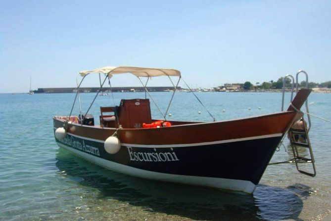 Imagen del tour: Taormina y excursión en barco desde Messina, Catania, Giardini Naxos