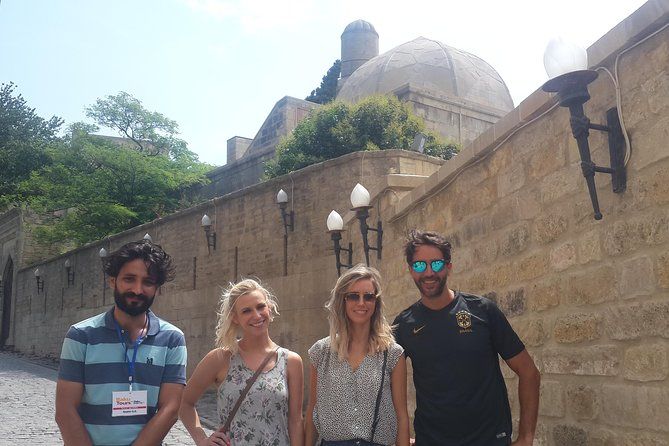 Imagen del tour: Recorrido a pie por el casco antiguo de Bakú con un local