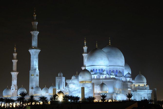 Imagen del tour: Tour de medio día por la ciudad de Abu Dhabi y noche en el desierto con cena con barbacoa