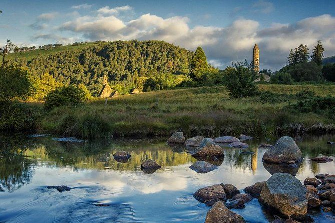 Imagen del tour: Recorrido de un día por Glendalough, Wicklow y Kilkenny desde Dublín incluyendo senderos ovejeros