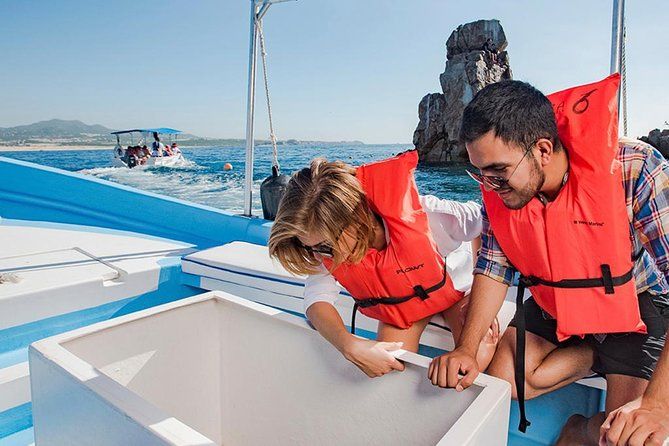 Imagen del tour: Paseo en barco con fondo de cristal en Cabo San Lucas