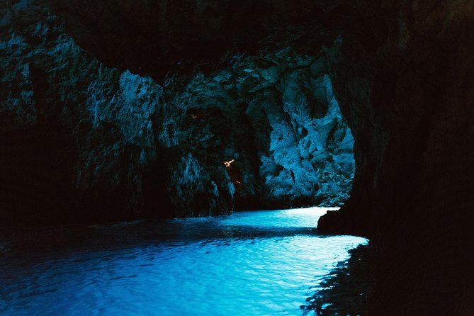 Imagen del tour: Excursión en lancha privada a la cueva azul y verde