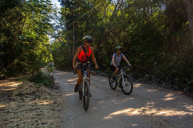 Imagen del tour: Tour en bicicleta por la selva de cenotes en Tulum con almuerzo