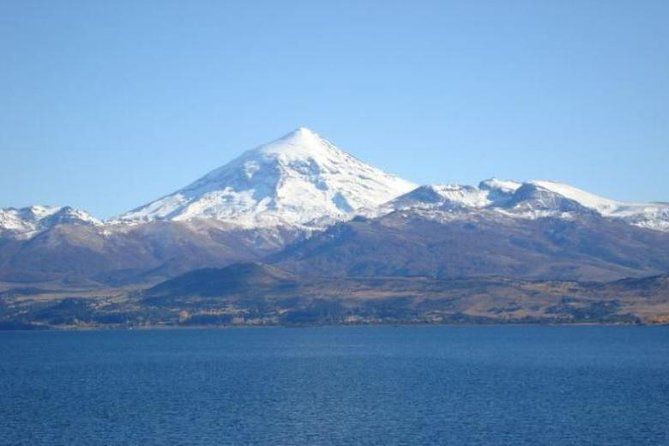 Imagen del tour: Escapada de un día al lago Huechulafquen y el volcán Lanín