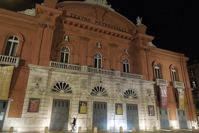 Imagen del tour: Bari By Night City Center y paseo a pie por el paseo marítimo