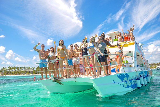 Imagen del tour: Catamarán privado: buceo de superficie y piscina natural desde Punta Cana