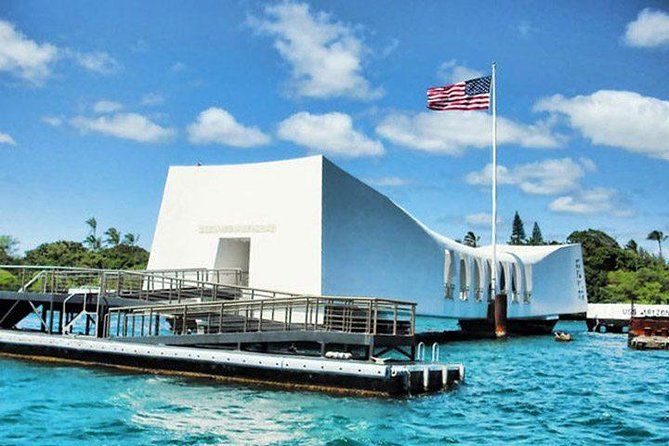 Imagen del tour: Monumento al USS Arizona de Pearl Harbor