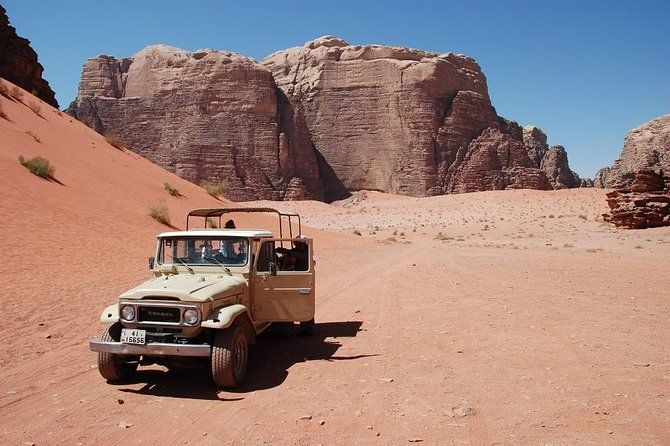 Imagen del tour: Excursión y campamento en jeep por Wadi Rum; Durante la noche