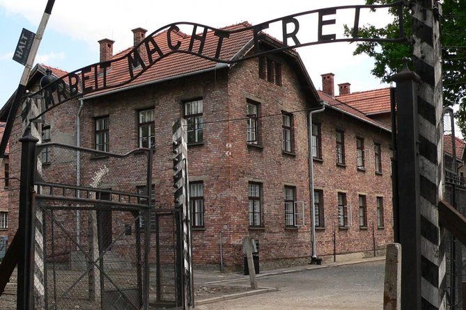 Imagen del tour: Excursión de un día a Auschwitz-Birkenau y mina de sal desde Varsovia con conductor privado