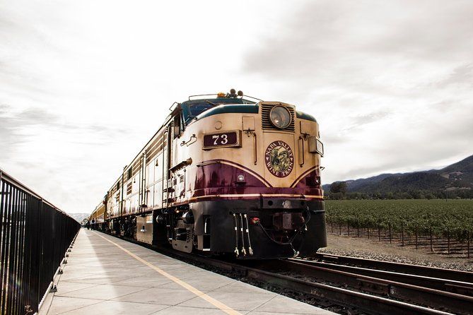 Imagen del tour: Tren del vino en el valle de Napa con cena gourmet.