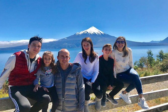 Imagen del tour: Tour de día completo por el volcán Osorno y las cataratas del Petrohué para grupos pequeños
