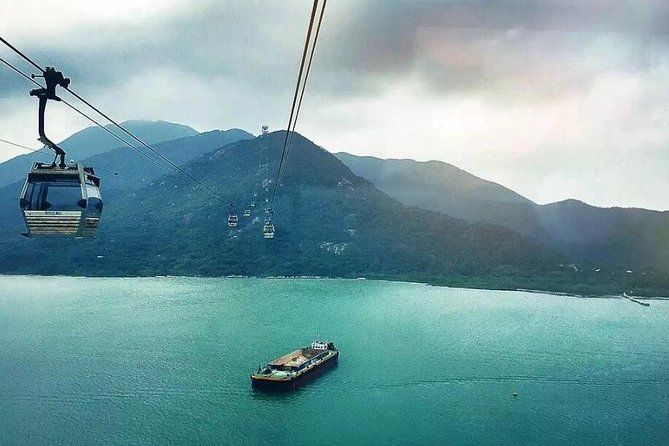 Imagen del tour: Sáltate la línea Paseo en teleférico de la isla de Lantau y Paseo en barco por Tai O