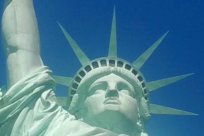 Imagen del tour: Estatua de la Libertad y Monumento conmemorativo del 11-S con recorrido a pie por la zona del World Trade Center