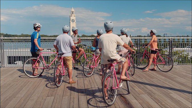 Imagen del tour: Tour No Turístico en Bicicleta Rosa por Spade & Palacio