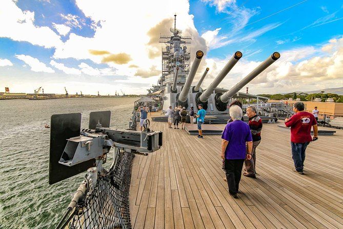 Imagen del tour: Pearl Harbor: USS Arizona Memorial y USS Missouri Battleship Tour desde Waikiki
