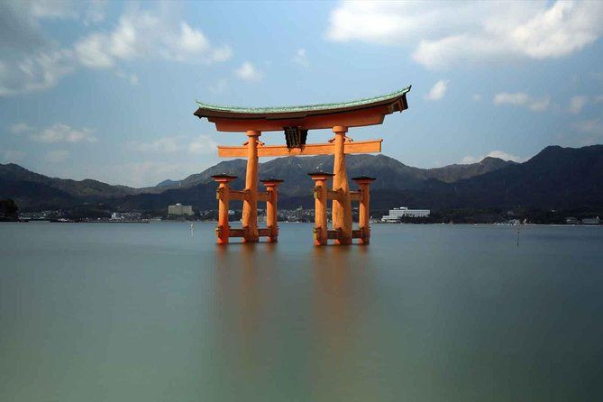 Imagen del tour: Visita guiada privada de un día a Miyajima, Castle & Peace Memorial Park
