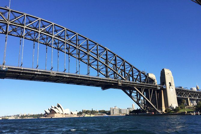 Imagen del tour: Harbour Sights Lunch Cruise en el puerto de Sydney