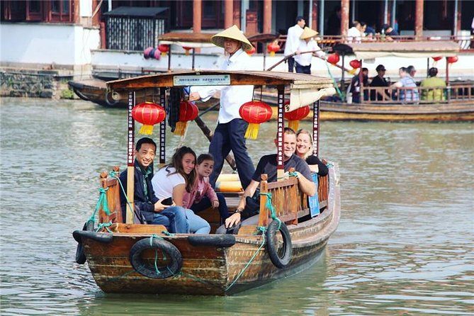 Imagen del tour: Viaje privado a Zhujiajiao Water Town y Shanghai Highlights