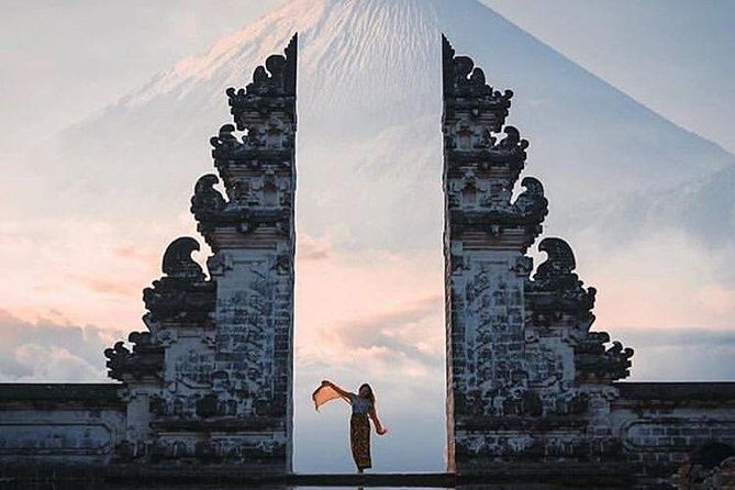 Imagen del tour: Templo de la Puerta del Cielo de Bali y esnórquel en la laguna azul con Tirta Gangga