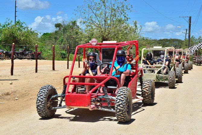 Imagen del tour: Aventura en buggy para dunas todoterreno en Punta Cana e impresionante cueva en el río