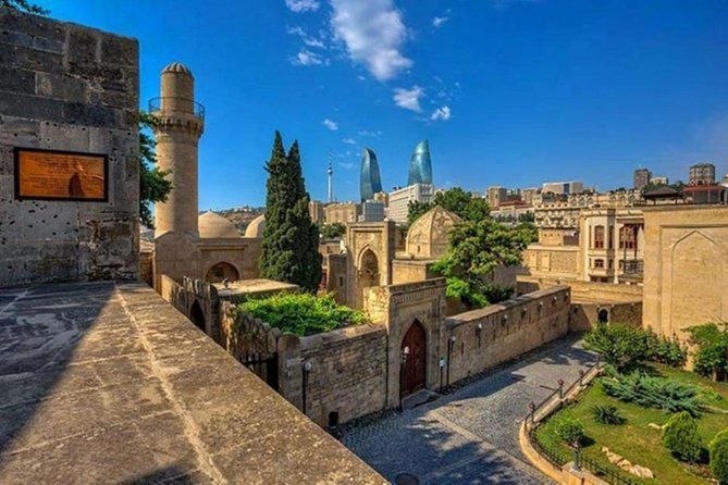 Imagen del tour: Tour privado por la ciudad antigua y moderna de Bakú
