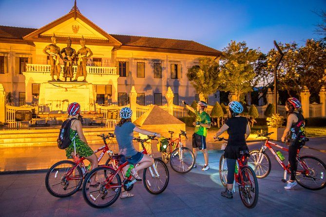Imagen del tour: Tour nocturno en bicicleta por Chiang Mai