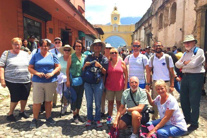 Imagen del tour: Excursión por la costa de Puerto Quetzal: Antigua colonial y aguas termales con almuerzo