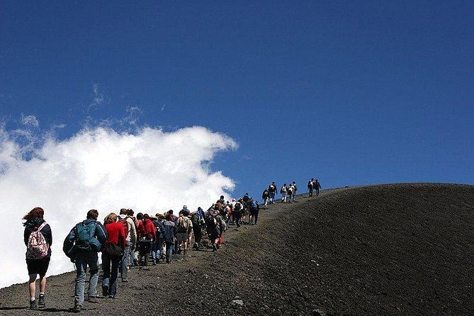 Imagen del tour: Tour privado de los cráteres del Etna y almuerzo orgánico en bodega panorámica