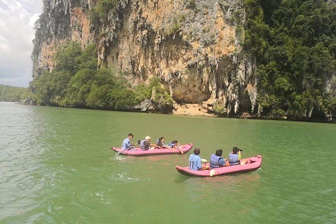 Imagen del tour: Excursión en canoa al mar por la bahía de Phang Nga con almuerzo