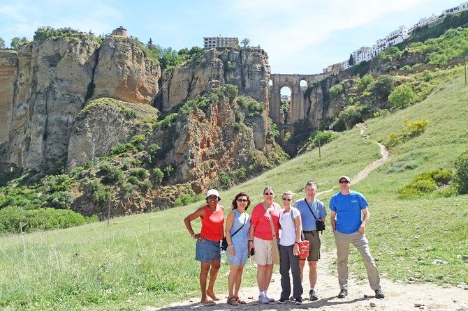 Imagen del tour: Excursión privada de un día a Ronda y Setenil de las Bodegas desde Cádiz