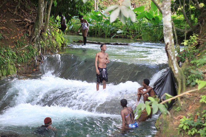 Imagen del tour: Tour de un día a las cataratas del río Benta y Rick's Cafe desde Grand Palladium