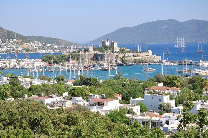 Imagen del tour: Excursión por la costa de Bodrum: Excursión turística privada por Bodrum Express