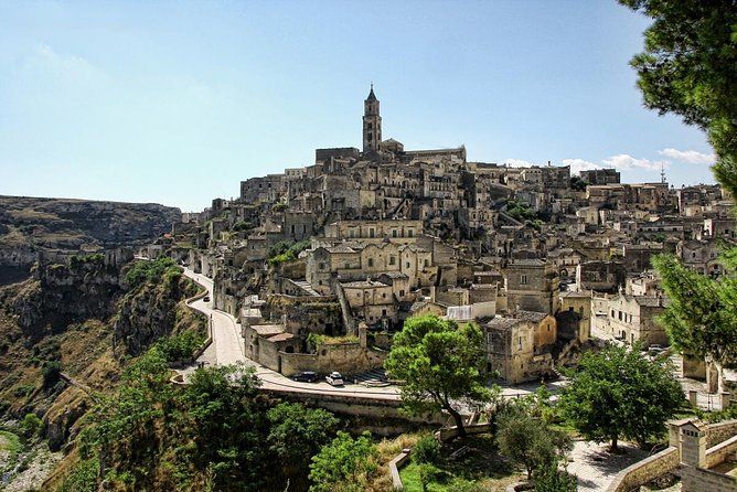 Imagen del tour: OFERTA COMBO: 3 TOUR PRIVADO A PIE POR LA UNESCO (MATERA ALBEROBELLO CASTEL DEL MONTE)