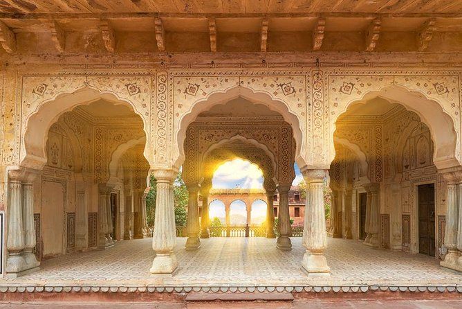 Imagen del tour: Excursión privada de medio día a Jaipur Amer Fort, Jal Mahal y Stepwell