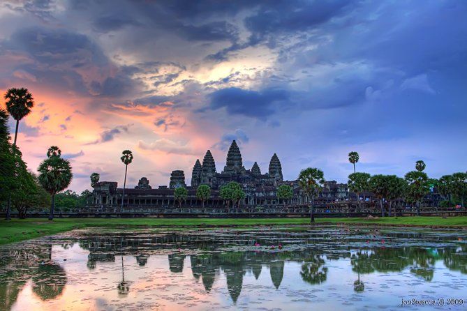 Imagen del tour: Excursión para grupos pequeños Explore Angkor Wat Sunrise con guía de Siem Reap