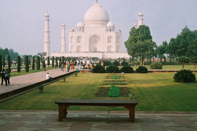 Imagen del tour: Taj Mahal Sunrise y Agra Overnight Tour desde Hyderabad