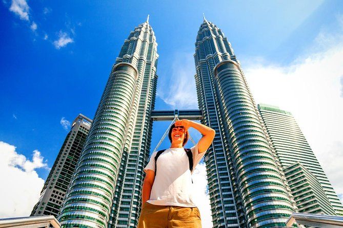 Imagen del tour: Tour privado: Kuala Lumpur con la plataforma de observación de las torres Petronas y las cuevas de Batú