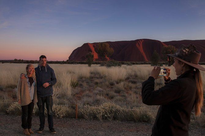 Imagen del tour: Lo más destacado de Uluru al amanecer con desayuno incluido