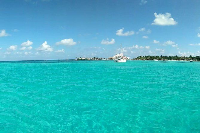 Imagen del tour: ¡Recorrido a pie por Isla Mujeres para los amantes de la playa y el sol!