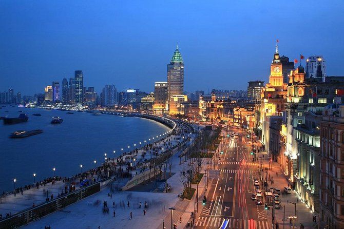Imagen del tour: Recorrido privado de escala con lo más destacado de Shanghai y la ciudad antigua de Zhujiajiao