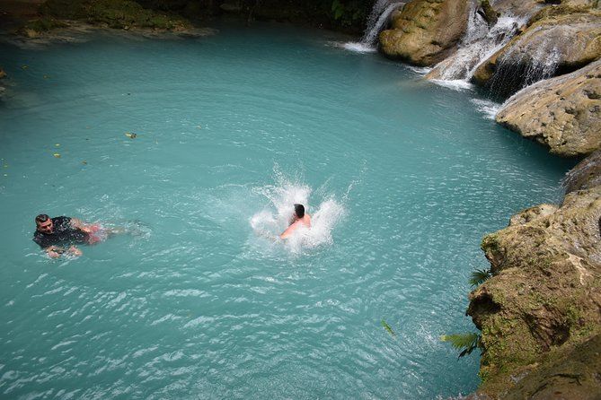 Imagen del tour: Excursión privada de un día a Blue Hole y Secret Falls más compras desde Grand Palladium