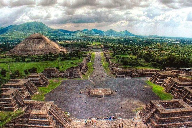 Imagen del tour: Tour a las Pirámides de Teotihuacán en inglés saliendo de Querétaro