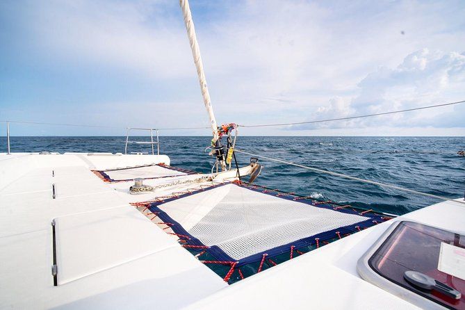 Imagen del tour: Phuket Private Catamaran Charter: navegue por las islas cercanas con estilo