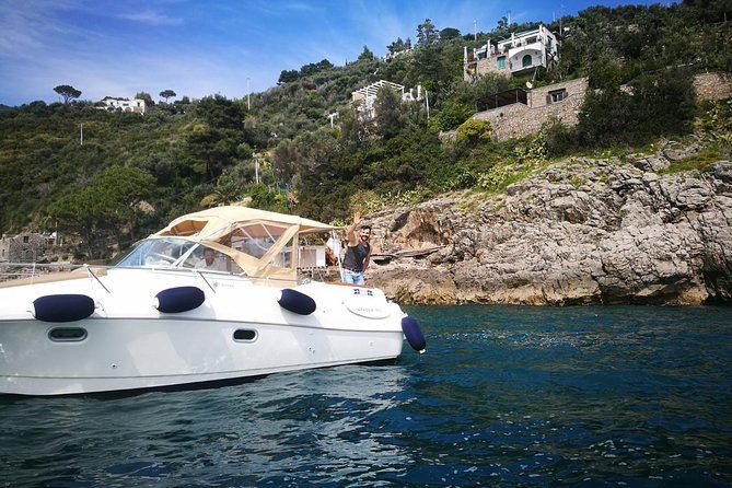 Imagen del tour: Costa de Amalfi - Capri en barco (tour privado en barco Jeanneau Leader)
