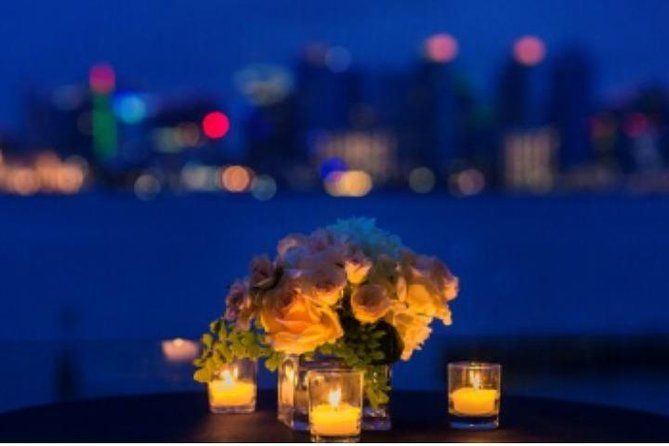 Imagen del tour: Vela privada de luces brillantes: recorra los principales lugares de interés de Nueva York en un yate de lujo