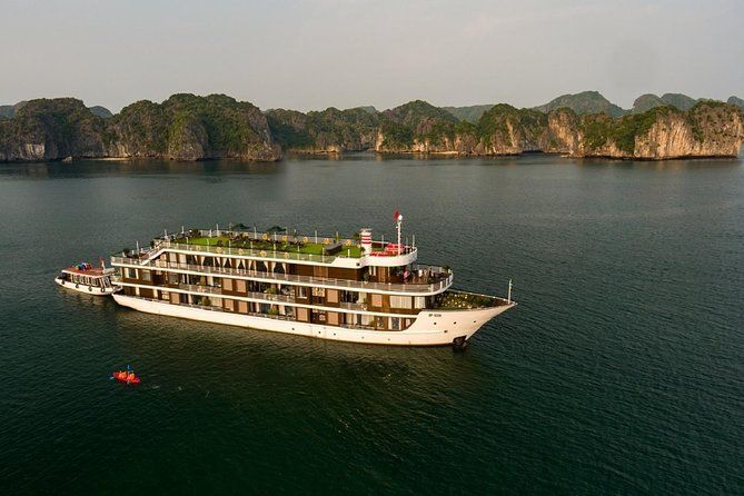 Imagen del tour: Doris Cruise Crucero de 5 estrellas 2 días visitando la bahía de Halong Bahía de Lan Ha balcón privado