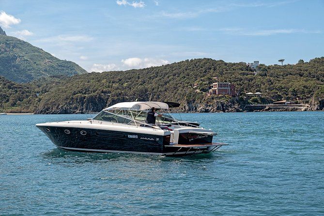 Imagen del tour: Paseo en barco por la isla de Ischia.